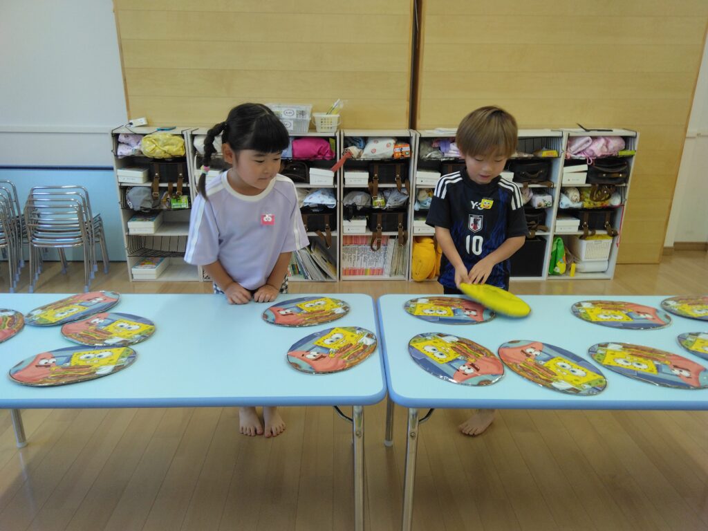 スポンジボブのハンバーガーの積み重ねゲーム